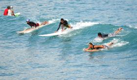 Surfisti a Jici Beach