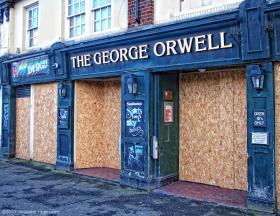 George Orwell visse ad Hayes, a nord di Heathrow,
