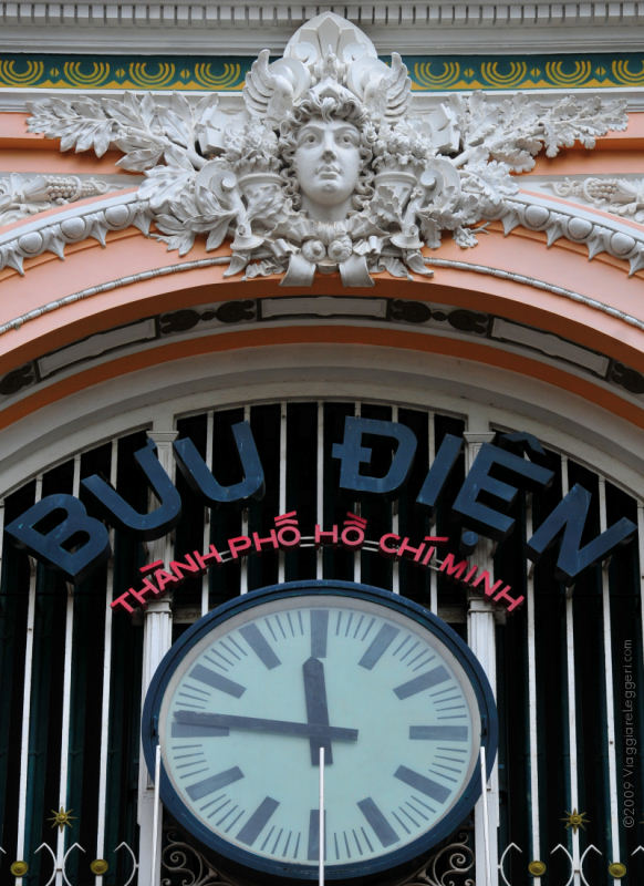 Facciata dell'ufficio postale di Saigon - particolare