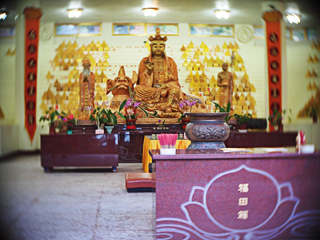 Un tempietto buddista presso il tempio maggiore