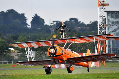 Stare seduti su un aereo di linea vi fa venire il