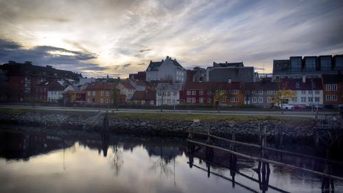 Arriviamo a Trondheim col treno notturno da Bodø, con un'ora di ritardo, alle otto di
