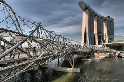 Un altro bel ponte di Singapore. Si tratta