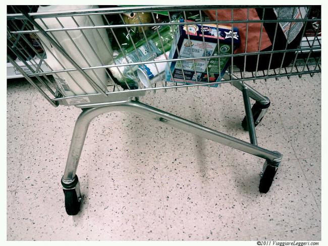Carrello della spesa in un supermercato inglese