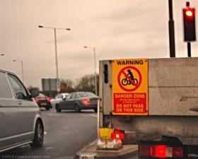 Ciclisti e sicurezza: attenti ai camion