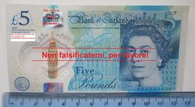 La nuova banconota da 5 sterline